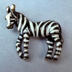 Vintage Black & White Emamel Zebra Gold Tone Brooch Pin